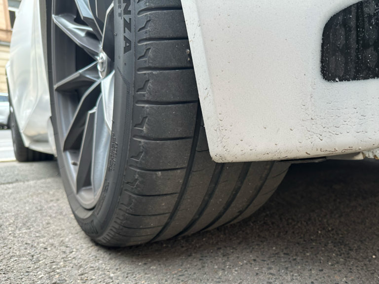 Nové modely letných pneumatík na rok 2024: dá sa skĺbiť nízky valivý odpor a dobrá ovládateľnosť?