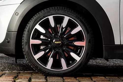 Pirelli Cinturato All Season SF2 Náhľadový obrázok 3543x2357