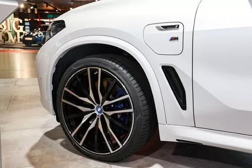 Pirelli P ZERO Náhľadový obrázok 2448x1633